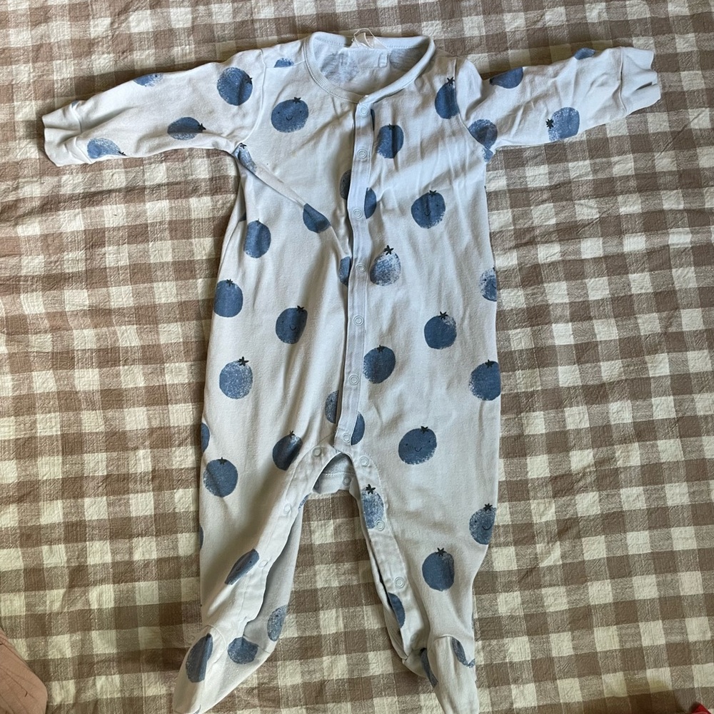 Gap blueberry cotton sleeper 3-6 months 🫐